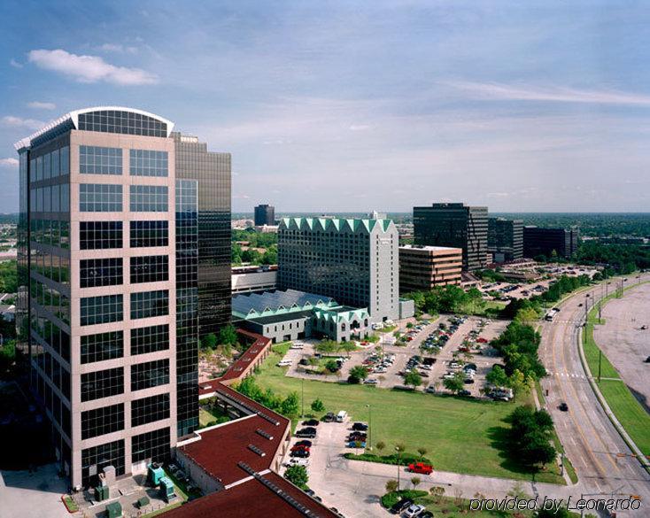 Hilton Houston North Hotel Exterior photo
